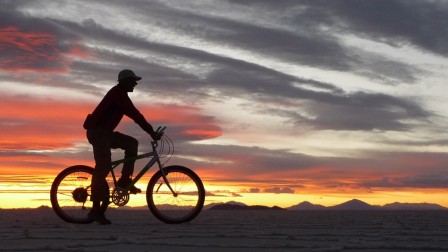 VTT_salar_d__Uyuni_2.JPG